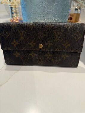Louis Vuitton Monogram Continental Wallet